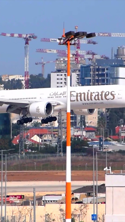 Emirates 777 Great Landing at Ben Gurion
