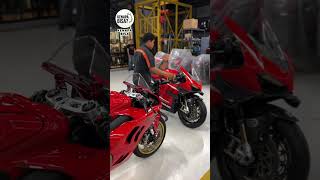 ducati tapi beratnya setara motor 150cc?! #automobile   #motor #ducati #superleggera #v4