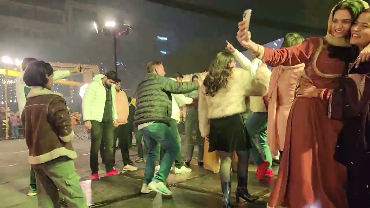 पोते की कुआं पूजन पार्टी डीजे पर डांस👌👍