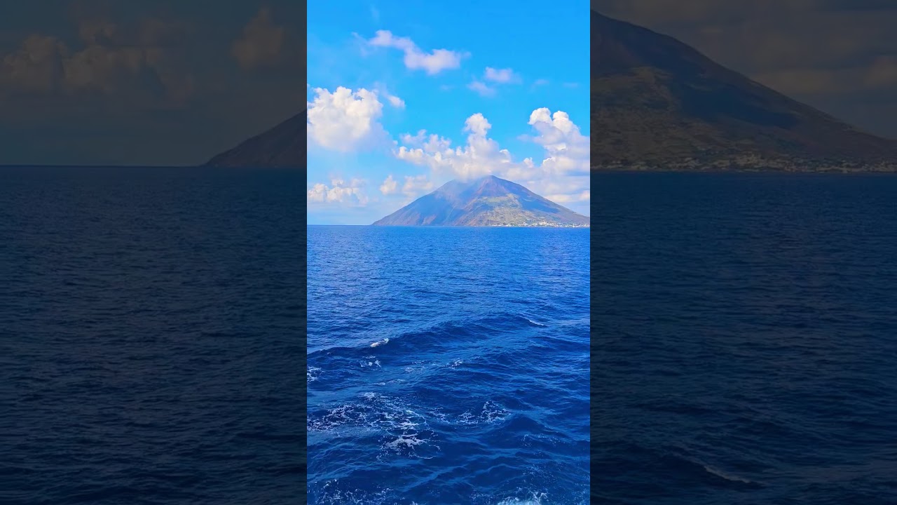 AN ACTIVE VOLCANO ISLAND! SAILING PAST STROMBOLI, ITALY!