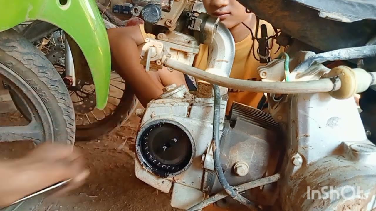 Причина компрессии мотора выходит через карбюратор