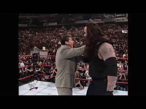 Undertaker Chokeslams to