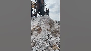 How to mine 2,000 tons of hard rock every day with only excavators? Rock splitting machine