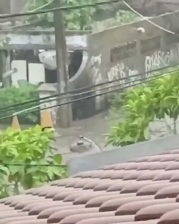 Banjir di beberapa Perumahan di Tangerang Selatan, Rabu - 18 Mei 2022.