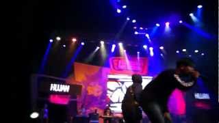 Hujan - Mana Mungkin feat Joe The Padangs LIVE Stadium Putra