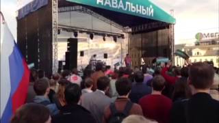 В толпе. Болотная площадь 09.09.2013