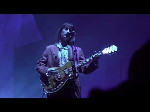 Faye Webster - Better Distractions (Radio City Music Hall, NYC 2/26/25)