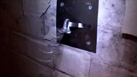 Ellis Perry (minimal techno music video)