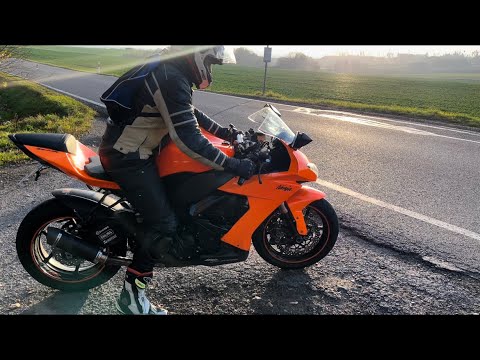 チャノ Kawasaki Ninja ZX-10R 2010 Shark Exhaust sound and