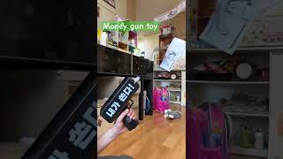 CASH CANNON OR MONEY GUN TOY FROM DAISO REVIEW