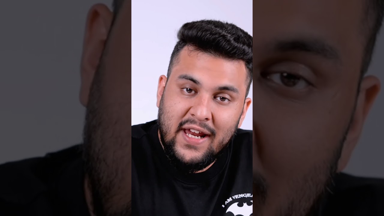 Google has launched their first Foldable Smartphone ○● let's See... 