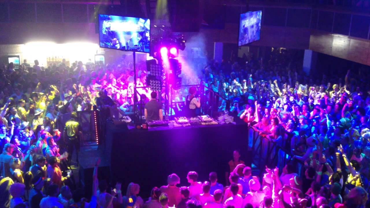 Aled Haydn Jones introduces Alice Levine at NFYFC Annual Convention 2015