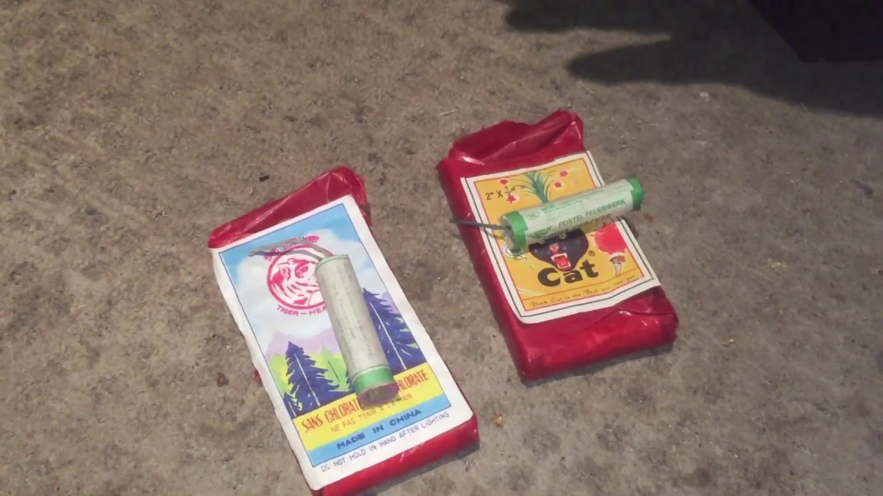 Oud knalvuurwerk Deel 17. Blackcat Feistel vs Moog/Nico Pyrocracker.