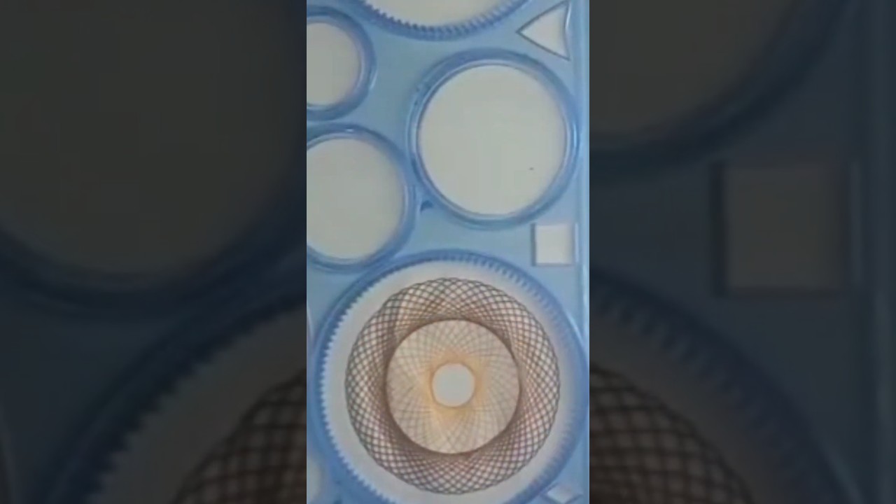 Mesmerizing Spirograph Magic: Hypnotic Patterns in Motion! 🎨🔄