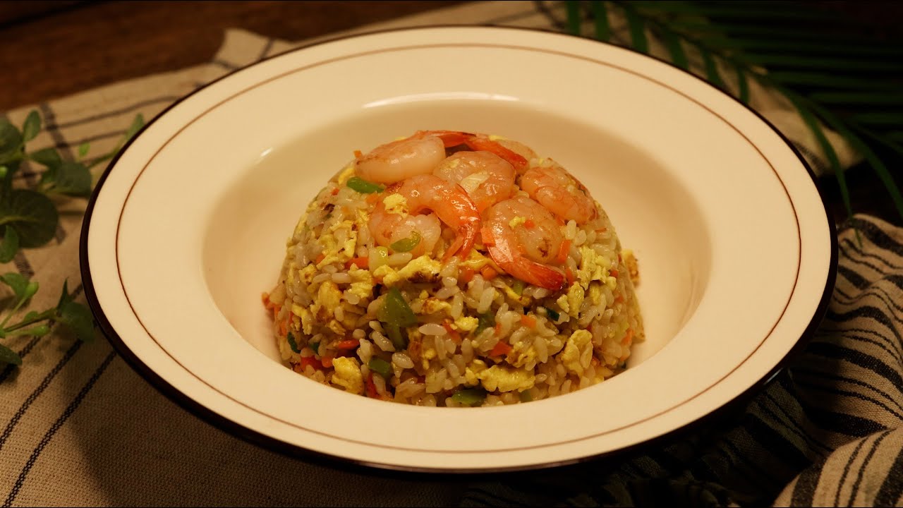 Enjoying easy shrimp fried rices 쉽고 맛있는 새우볶음밥 만들기 YouTube