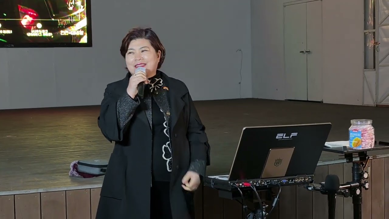 김경미  Cover  잃어버린우산  (원곡 우순실)  월미도 버스킹 에서...