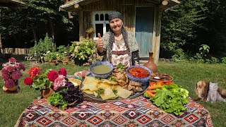 картинка: Бабушка готовит хинкали с мясом 🥟 | Деревенская жизнь и вкус детства