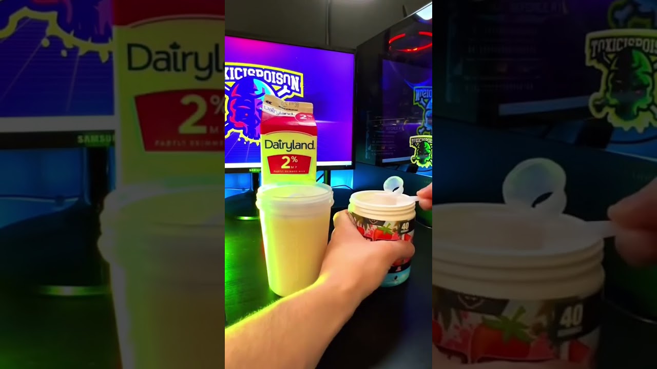 Strawberry 🍓 Slushie GFuel & Milk!