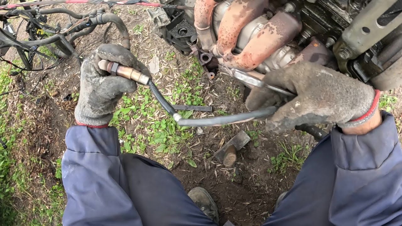 Rozbieram Renault Scenic 2 cz 36. Rura wydechowa, sondy lambda, osłony kolektora wydechowego