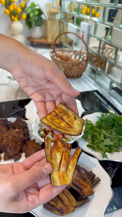 لەتكردنی باینجان بۆ سووركردنەوە🌸👩‍🍳 #eggplants #باینجان #باذنجان