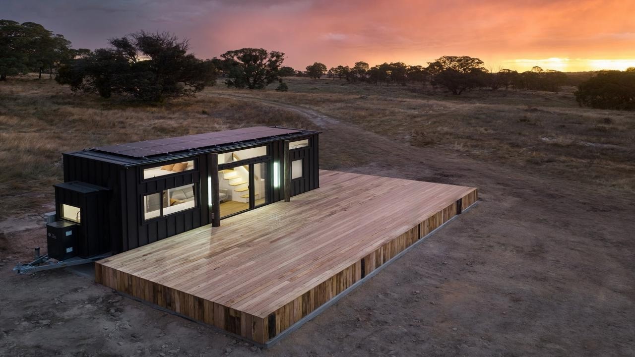 Solar Tiny House Elouera 😍 With 10.2 kWh Battery Is a Game-Changer!