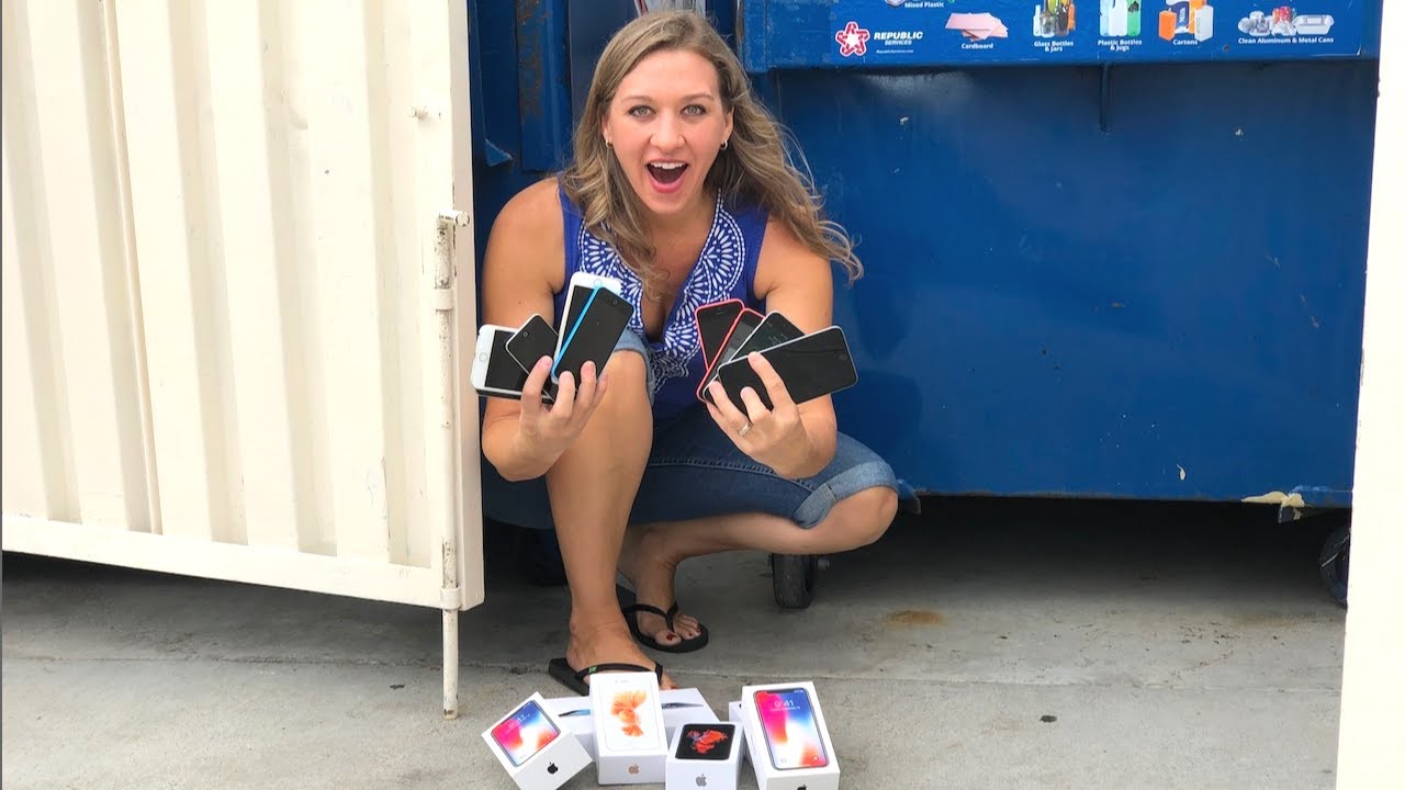 DUMPSTER DIVING- SHE FOUND APPLE IPHONES! IN A DUMPSTER!