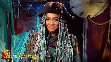 What’s Her Name? ⚓️ 👑  | Episode 2 | Descendants 2 Wicked Weekly