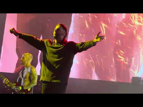 Avenged Sevenfold-Almost Easy Live Chicago Illinois Night 2 (9/1/25)