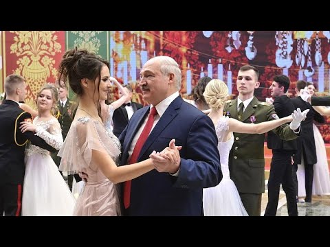 شاهد رئيس بيلاروس في حفل راقص بالرغم من تفشي وباء كوفيد 19