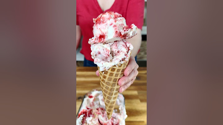 Marbled Strawberry and Graham Cracker Ice Cream #foodie #recipe #icecream