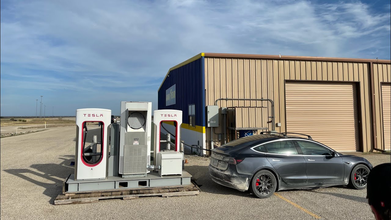 Tesla : les Superchargeurs bientôt ouverts aux autres constructeurs