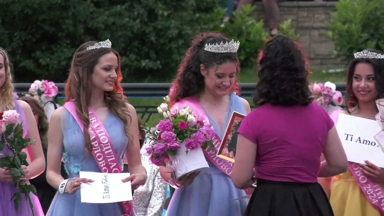 Анна  Мария Враджева е Царица на розата Карлово 2024