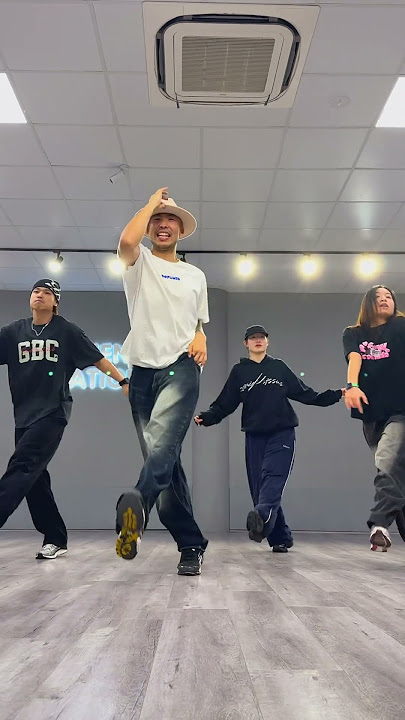 Download lagu Dancing to the legendary MJ - You rock my world - Filmed on Dji Osmo Mobile 7 with an Iphone