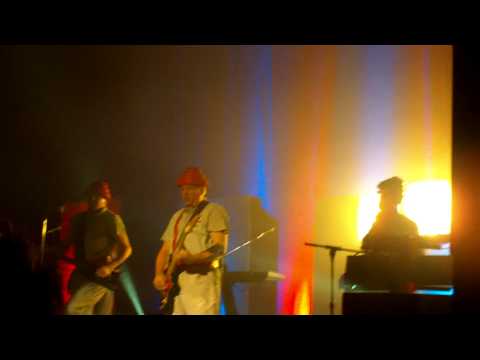 DEVO Be Stiff (Clip) The VIC 11-13-9