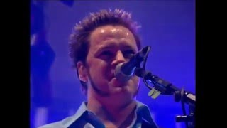 Video thumbnail of "Jovink en de Voederbietels - Brommers kieken 2003"