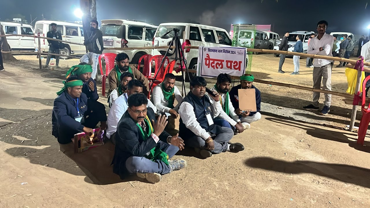 रिकाउंटिंग के लिए धरने पर बैठे JMM प्रत्याशी गणेश महली