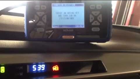 Toyota RAV4 2014 program the alarm by SKP900 Key Programmer