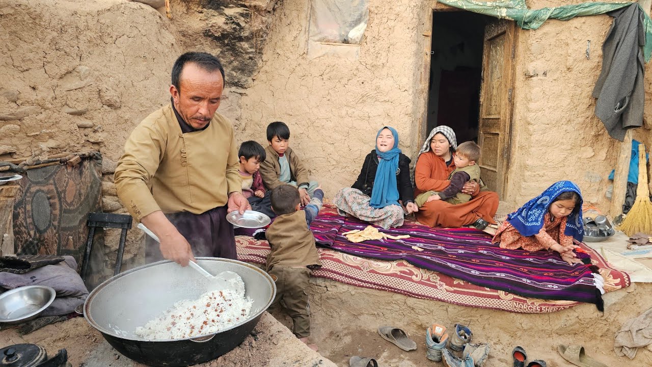 Жизнь в пещере, как 2000 лет назад в Афганистане. Дети-близнецы, живущие во время Рамадана. Ифтар...