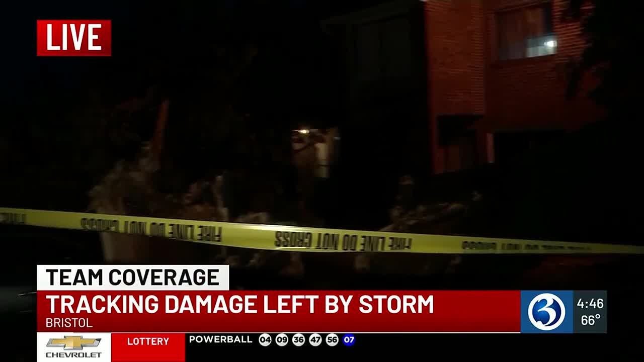 Severe thunderstorms cause power outages for thousands in CT - YouTube