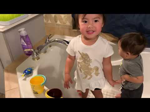 NEW TOYS l Bath Tub fun Time l Learning Colors and Animals