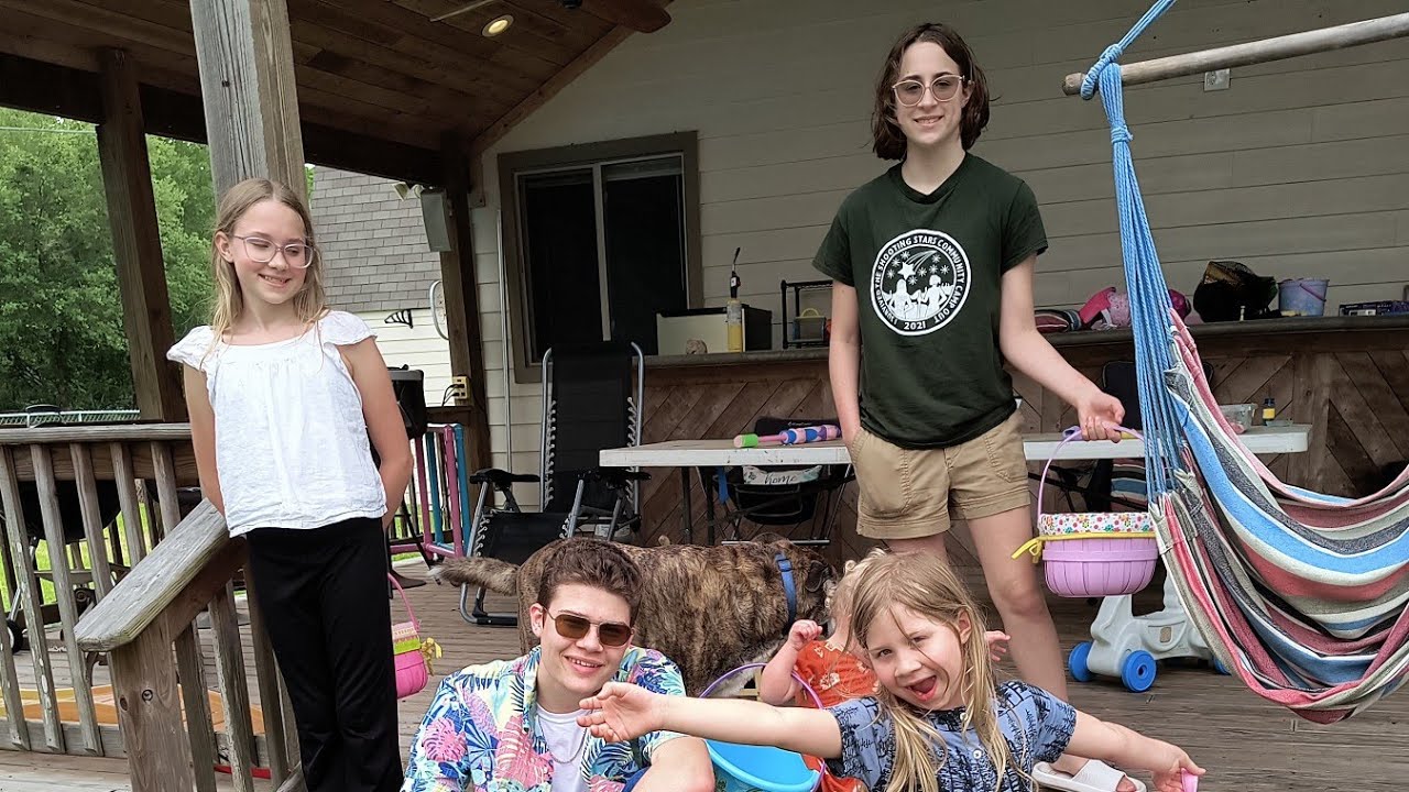 Easter Egg Hunt Outback / 