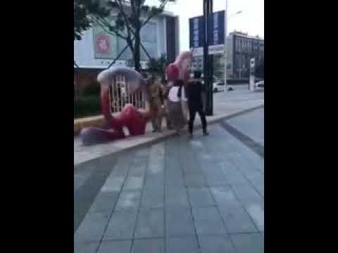 Gold man prank იხალისებთ მეგობრებო