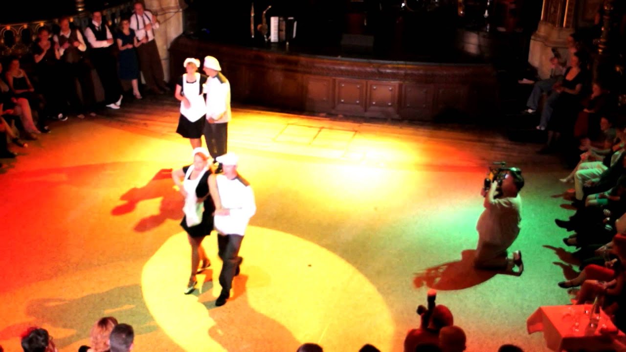 1. Augsburger Swing Ball - Rhythm