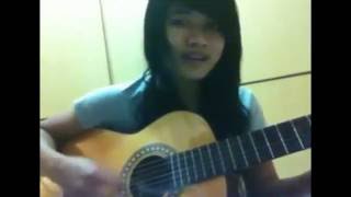 Keren Cewek memainkan GITAR Lagu Barisan Para Mantan