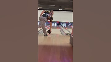 The disadvantage of Bowling on string pins 😬#bowling #bowlero #strings #bowlervibes