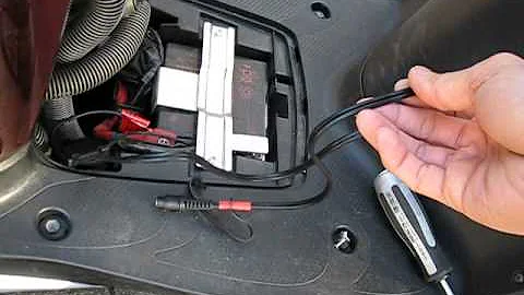 Come cambiare la batteria Honda SH 150?