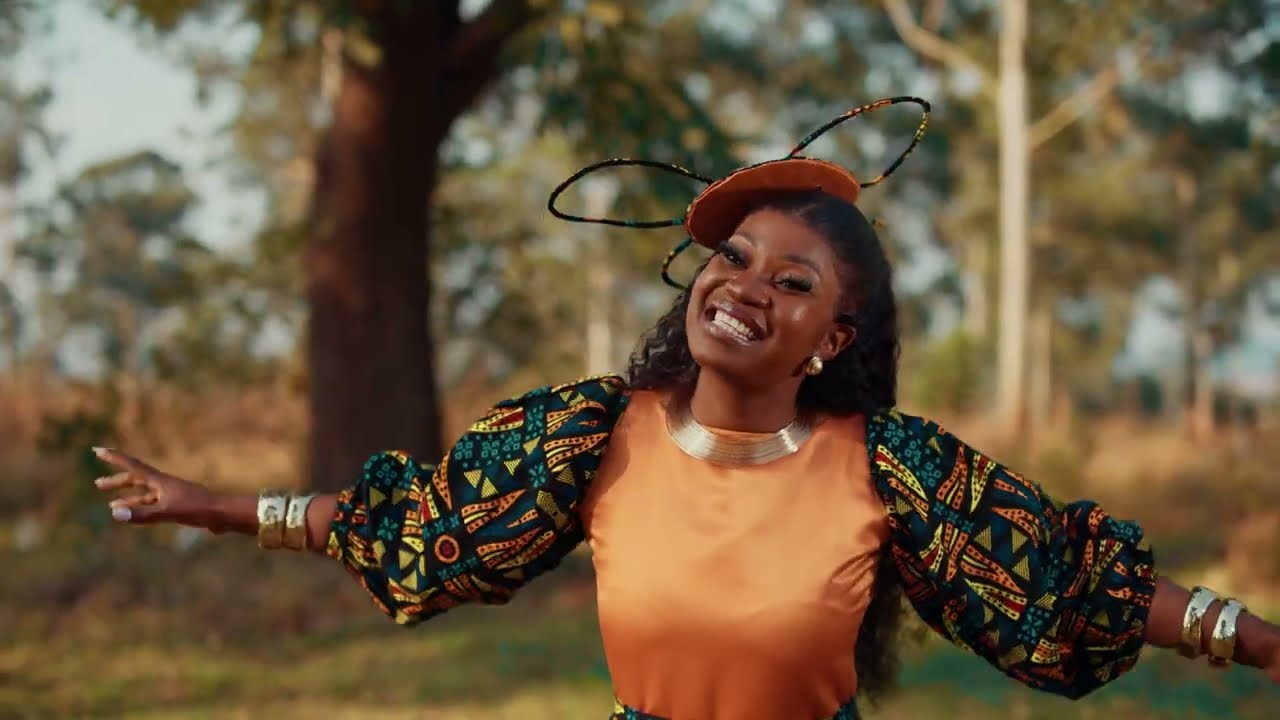 CELEBRAI (VIDEO OFICIAL)| MANDJELY NHATELO