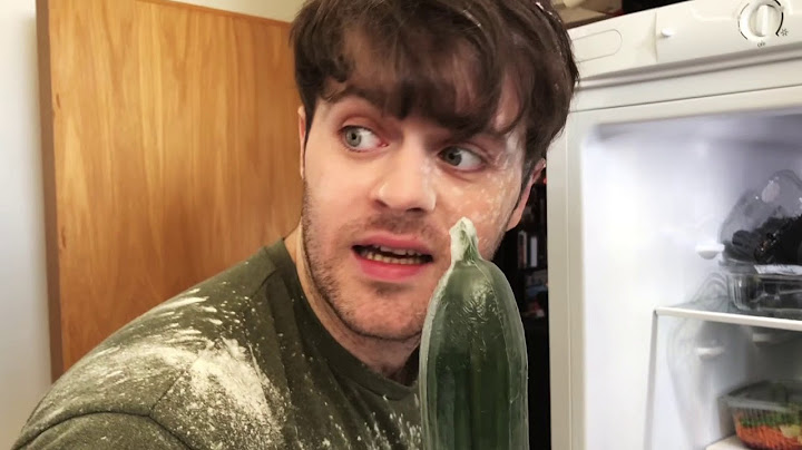 Joey nagy boszorkánya süti le