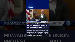 Milwaukee police, supporters protest at City Hall