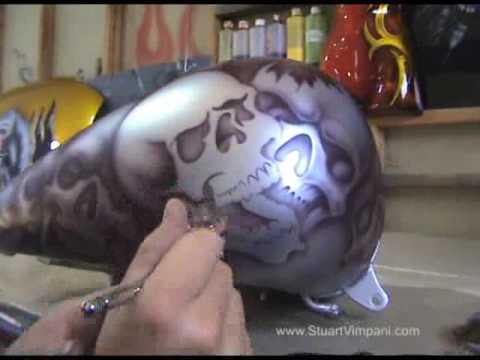 Schedels bespuiten met stencils – Tutorial van airbrushkunstenaar Stuart Vimpani